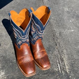 Men’s bison boots size 11 D